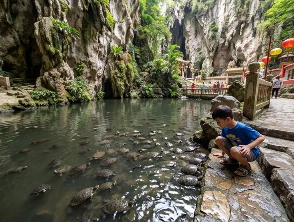 Dalam Sam Poh Tong gua kuil dengan 246 anak tangga — petualangan kanak-kanak